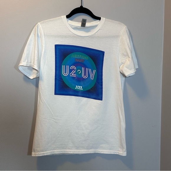 U2 tee shirt live at Spear has small stain as seen in pictures 2023 - Picture 1 of 5
